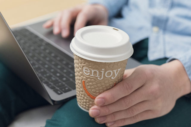 Huhtamaki vous propose 2 nouveaux formats de couvercles en fibre : diamètre 70mm et 73mm.