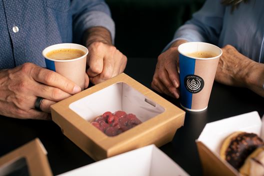 Paperboard and molded fiber packaging solutions for fresh food and drinks