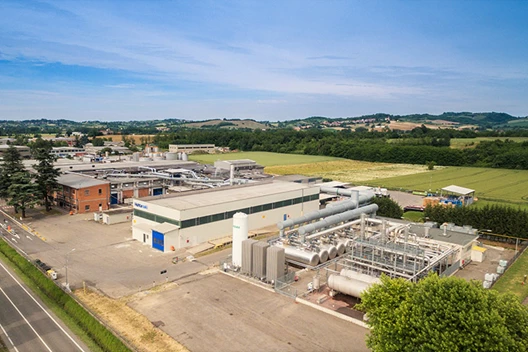 Located at the foothills of Tortona and in the triangle amongst the important industrial and commercial centers of Milan, Genoa and Turin.